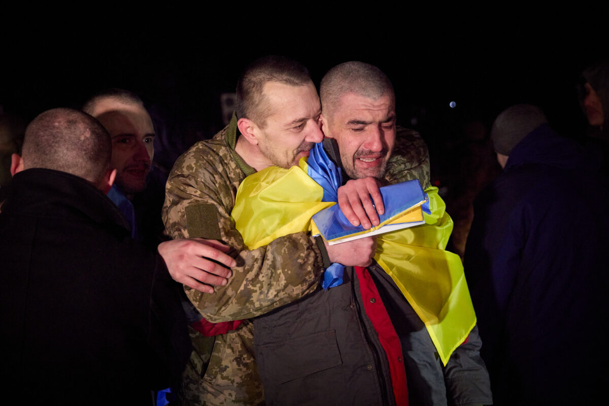 230 Ukrainians freed from Russian captivity in largest prisoner exchange of the war
